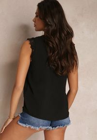 Renee - Czarna Bluzka Top z Tkaniny Plumeti z Ozdobną Koronką Caliya. Okazja: na co dzień. Kolor: czarny. Materiał: koronka, tkanina. Wzór: koronka. Styl: casual