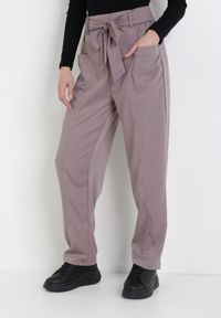 Born2be - Ciemnofioletowe Spodnie Peness. Stan: podwyższony. Kolor: fioletowy. Długość: długie. Wzór: aplikacja