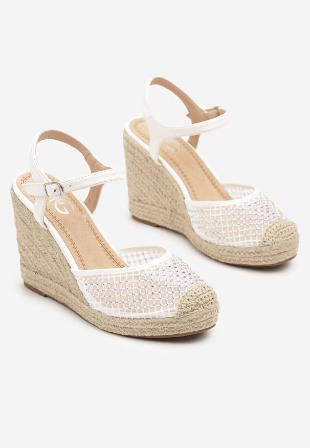 Renee - Białe Sandały Typu Espadryle z Siateczki na Plecionym Koturnie Froltewi. Okazja: na co dzień. Kolor: biały. Obcas: na koturnie. Styl: casual