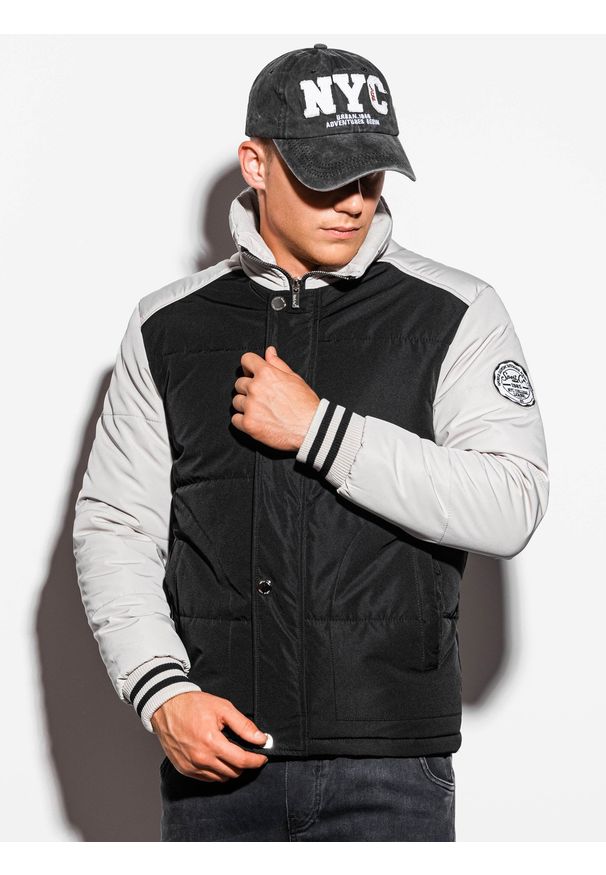 Czarna kurtka Ombre Clothing na wiosnę, ze stójką