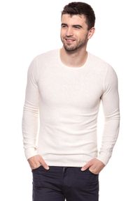 Wrangler - MĘSKI SWETER WRANGLER PIQUE CREW KNIT IVORY W8616PTIV. Materiał: bawełna, dzianina. Wzór: ze splotem #9