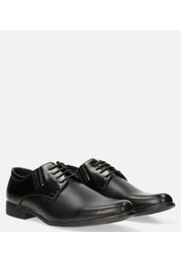 Casu - Czarne buty wizytowe sznurowane casu mxc395. Kolor: czarny. Styl: wizytowy