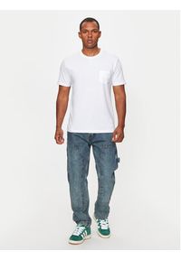Brave Soul T-Shirt MTS-149ARKHAMV Biały Straight Fit. Kolor: biały. Materiał: bawełna