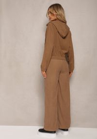 Renee - Brązowy Sztruksowy Komplet Dresowy Luźne Spodnie i Rozpinana Bluza z Kapturem Compia. Kolor: brązowy. Materiał: sztruks, dresówka #5