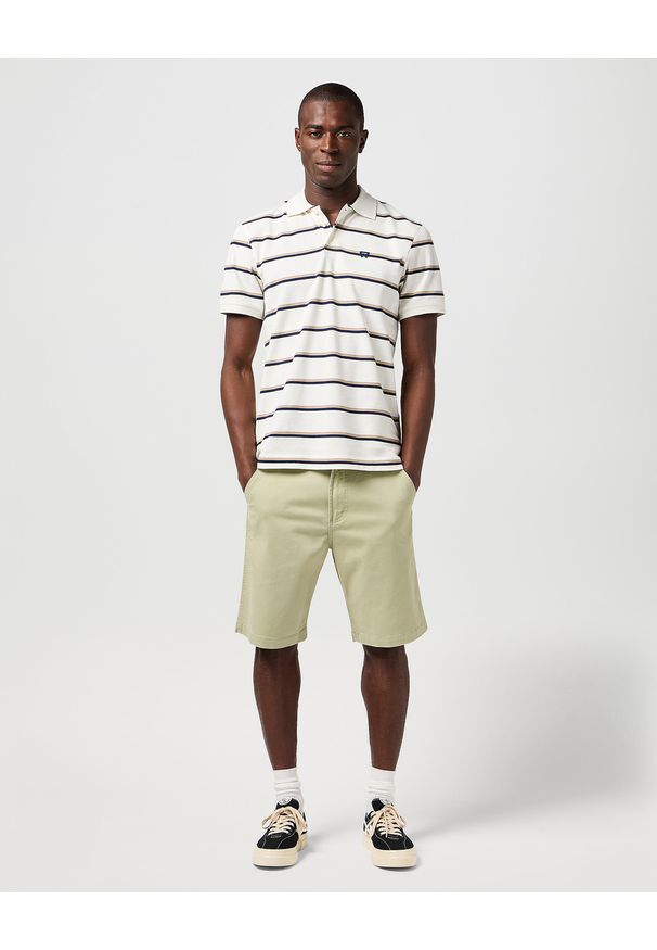 Wrangler - MESKIE SPODENKI WRANGLER CJ CHINO SHORTS TEA 112362921. Okazja: na spacer, na co dzień. Materiał: materiał, elastan, bawełna. Sezon: lato. Styl: casual, klasyczny