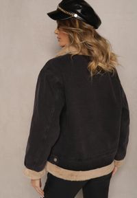 Renee - Ciemnoszara Jeansowa Kurtka z Bawełną i Futerkiem Ozdobiona Paskiem przy Kołnierzu Senalira. Okazja: na co dzień. Kolor: szary. Materiał: bawełna, jeans, futro. Długość: krótkie. Wzór: aplikacja. Styl: casual, elegancki