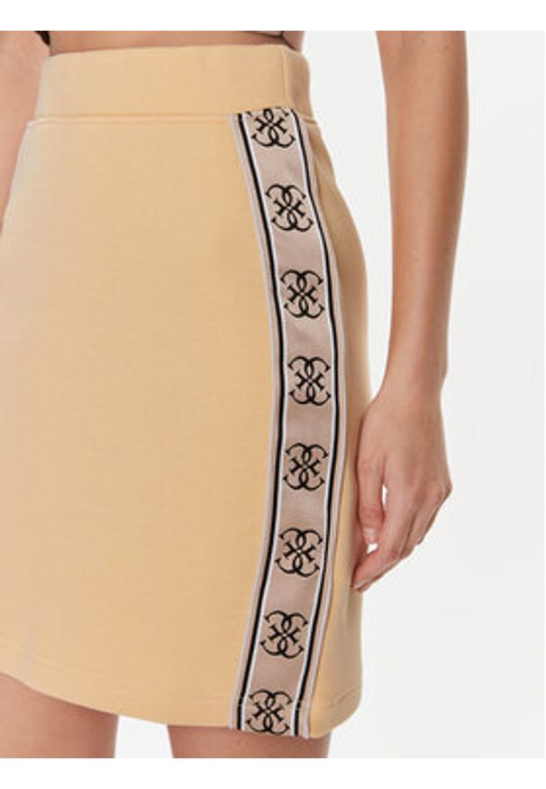 Guess Spódnica mini Cymone V3BD03 KB3P2 Beżowy Regular Fit. Kolor: beżowy. Materiał: bawełna, syntetyk