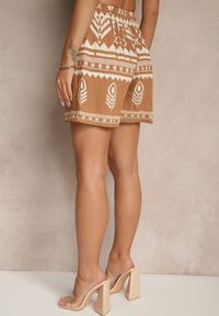 Renee - Brązowe Wiskozowe Szorty High Waist ze Wzorem Boho Lunadora. Okazja: na co dzień. Stan: podwyższony. Kolor: brązowy. Materiał: wiskoza. Sezon: lato. Styl: boho #4