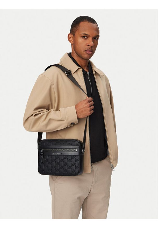 MICHAEL Michael Kors Torebka Jet Set 33S6LJSM1L Czarny. Kolor: czarny. Materiał: skórzane