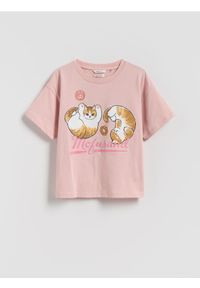 Reserved - T-shirt z nadrukiem Mofusand - brudny róż. Kolor: różowy. Materiał: bawełna. Wzór: nadruk