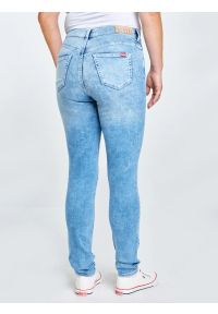 Big-Star - Jeansy damskie skinny marmurkowe jasnoniebieskie Adela 138. Kolor: niebieski. Styl: klasyczny, elegancki #8