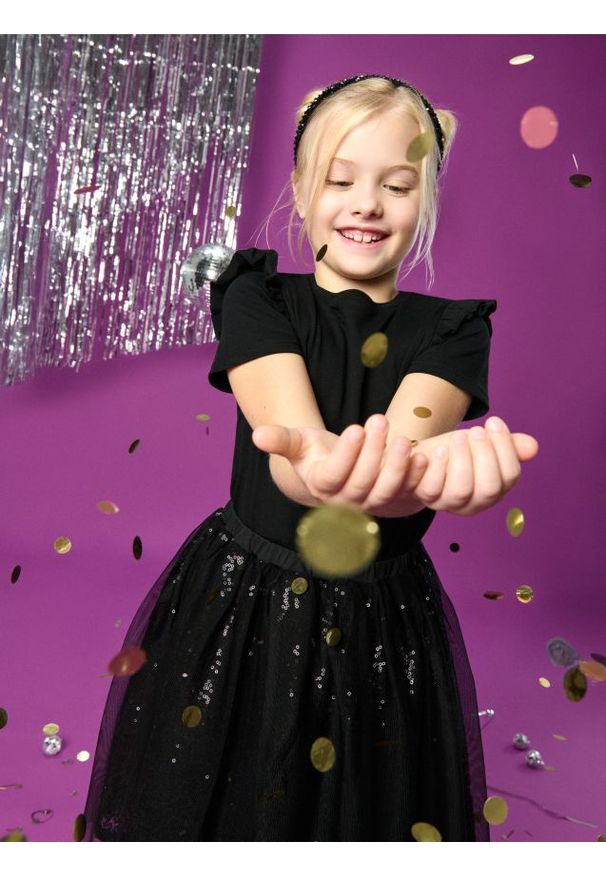 Sinsay - Spódnica mini z połyskującymi cekinami - czarny. Kolor: czarny. Długość: mini