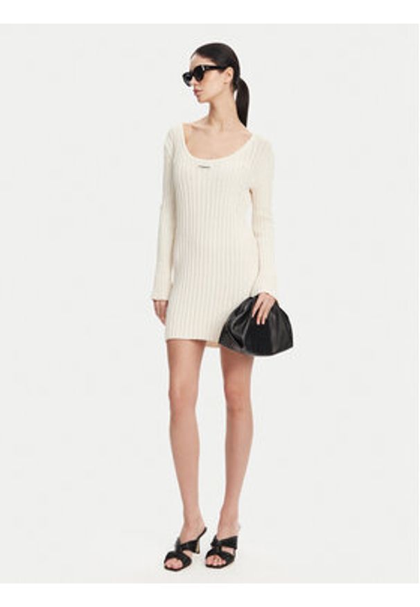 Pinko - PINKO Sukienka dzianinowa 105301 A2N7 Écru Regular Fit. Materiał: bawełna
