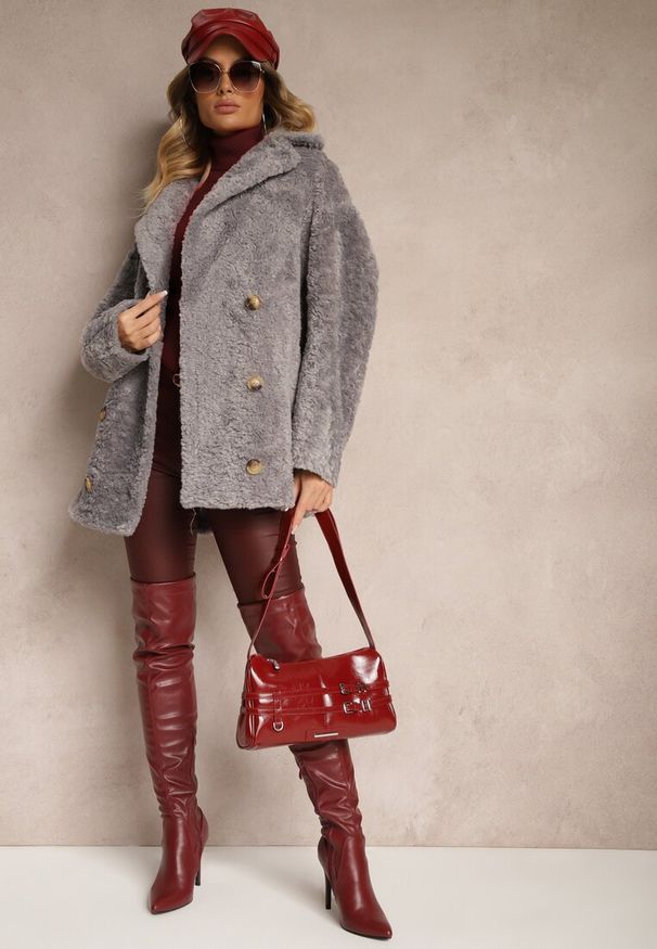 Renee - Szara Futrzana Kurtka Typu Baranek z Ozdobnymi Paskami i Dwurzędowym Zapięciem Nikira. Okazja: na co dzień. Kolor: szary. Materiał: futro. Długość rękawa: długi rękaw. Długość: długie. Wzór: paski. Styl: casual, klasyczny