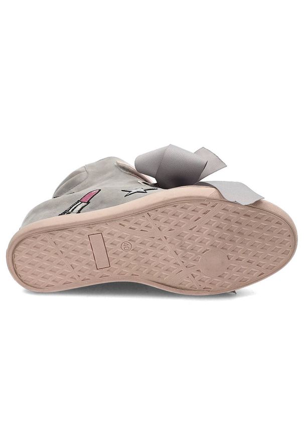 Szare Sneakersy Marshall Skórzane Buty Damskie. Okazja: na co dzień. Zapięcie: rzepy. Kolor: szary. Szerokość cholewki: normalna. Wzór: nadruk. Materiał: skóra. Sezon: lato, wiosna. Obcas: na koturnie. Styl: casual. Wysokość obcasa: średni