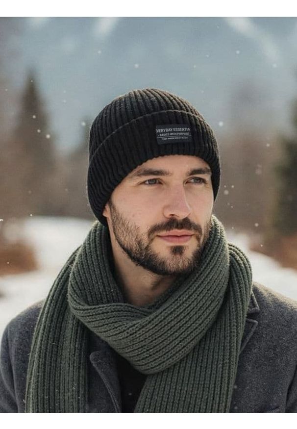 Sinsay - Prążkowana czapka beanie - czarny. Kolor: czarny. Materiał: prążkowany
