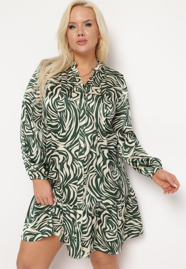Born2be - Zielono-Beżowa Sukienka Mini z Falbanką i Abstrakcyjnym Wzorem Ovina. Kolor: zielony. Długość rękawa: długi rękaw. Długość: mini