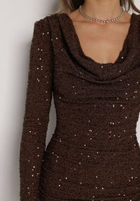 Born2be - Brązowa Dopasowana Sukienka Wieczorowa z Lejącym Dekoltem i Cekinami Siwedea. Okazja: na wesele, na ślub cywilny. Kolor: brązowy. Materiał: poliester. Długość rękawa: długi rękaw. Wzór: aplikacja. Styl: wizytowy #3