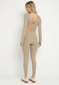 Born2be - Beżowy Komplet Sportowy Legginsy i Bluzka z Odkrytymi Plecami Dasalla. Kolor: beżowy