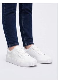 Big-Star - Trampki damskie ze skóry ekologicznej białe RR274315 101. Okazja: na co dzień. Nosek buta: okrągły. Kolor: biały. Materiał: skóra ekologiczna. Styl: casual, elegancki, klasyczny #4