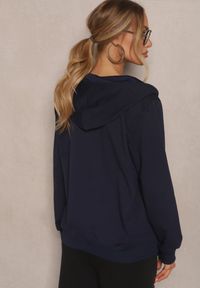 Renee - Granatowa Rozpinana Bluza z Bawełny z Kapturem Ozdobiona Sznurkami Telidwena. Okazja: na co dzień. Typ kołnierza: kaptur. Kolor: niebieski. Materiał: bawełna. Wzór: aplikacja. Styl: casual, elegancki #5