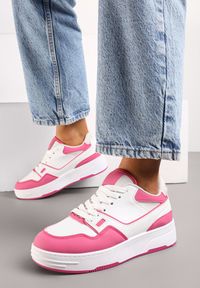 Born2be - Fuksjowo-Białe Sneakersy na Niskiej Platformie z Przeszyciami Ralavia. Kolor: różowy. Obcas: na platformie #4