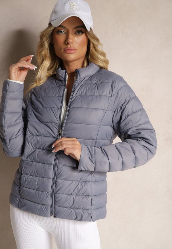 Renee - Szara Casualowa Kurtka Ozdobiona Pikowaniem Nelionea. Okazja: na co dzień. Kolor: szary. Materiał: jeans. Wzór: aplikacja. Styl: casual