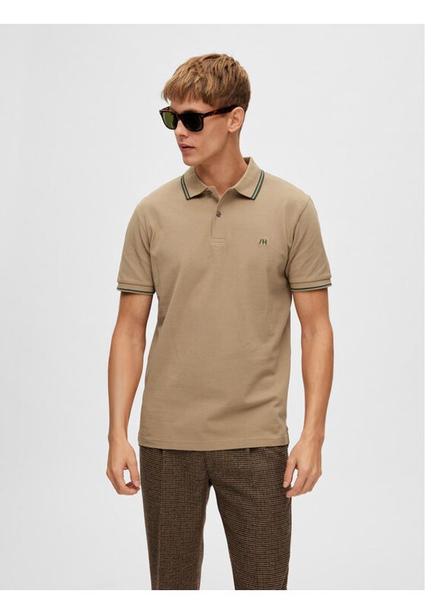 Selected Homme Polo 16087840 Beżowy Regular Fit. Typ kołnierza: polo. Kolor: beżowy