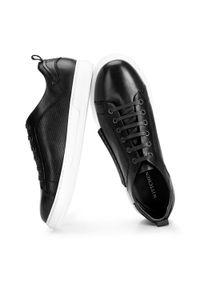 Wittchen - Męskie sneakersy skórzane na białej podeszwie czarne. Okazja: na co dzień. Kolor: czarny. Materiał: skóra. Wzór: gładki. Sport: kolarstwo #3