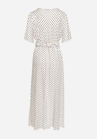 Born2be - Biała Sukienka z Kopertowym Dekoltem o Asymetrycznym Kroju z Paskiem i Gumką w Talii Drelefia. Kolor: biały. Materiał: tkanina. Długość rękawa: krótki rękaw. Typ sukienki: kopertowe, asymetryczne #5