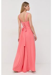 Marciano Guess kombinezon kolor pomarańczowy z dekoltem w szpic. Kolor: pomarańczowy. Materiał: tkanina #1