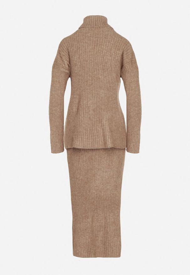 Born2be - Ciemnobeżowy Komplet Dzianinowy z Wełną Sweter z Golfem i Ołówkowa Spódnica Falovira. Kolor: beżowy. Materiał: dzianina, wełna. Sport: golf