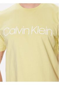 Calvin Klein T-Shirt Front Logo K10K103078 Żółty Regular Fit. Kolor: żółty. Materiał: bawełna #5