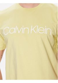 Calvin Klein T-Shirt Front Logo K10K103078 Żółty Regular Fit. Kolor: żółty. Materiał: bawełna