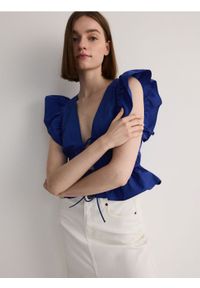 Reserved - Krótka bluzka z falbanami - niebieski. Kolor: niebieski. Materiał: bawełna. Długość: krótkie