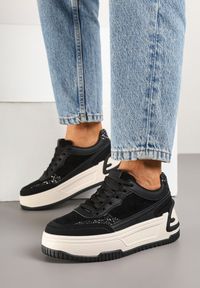 Renee - Czarno-Białe Sneakersy na Tłoczonej Platformie Ozdobione Wzorem w Panterkę Deoranae. Okazja: na co dzień. Kolor: czarny. Materiał: jeans. Wzór: motyw zwierzęcy, aplikacja. Sezon: jesień, wiosna. Obcas: na platformie #5