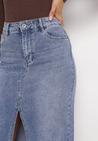 Born2be - Niebieska Jeansowa Spódnica Midi z Rozcięciem Adexa. Stan: podwyższony. Kolor: niebieski. Materiał: jeans