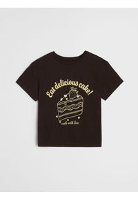 Sinsay - Bawełniana koszulka z nadrukiem - brązowy. Kolor: brązowy. Materiał: bawełna. Wzór: nadruk #1