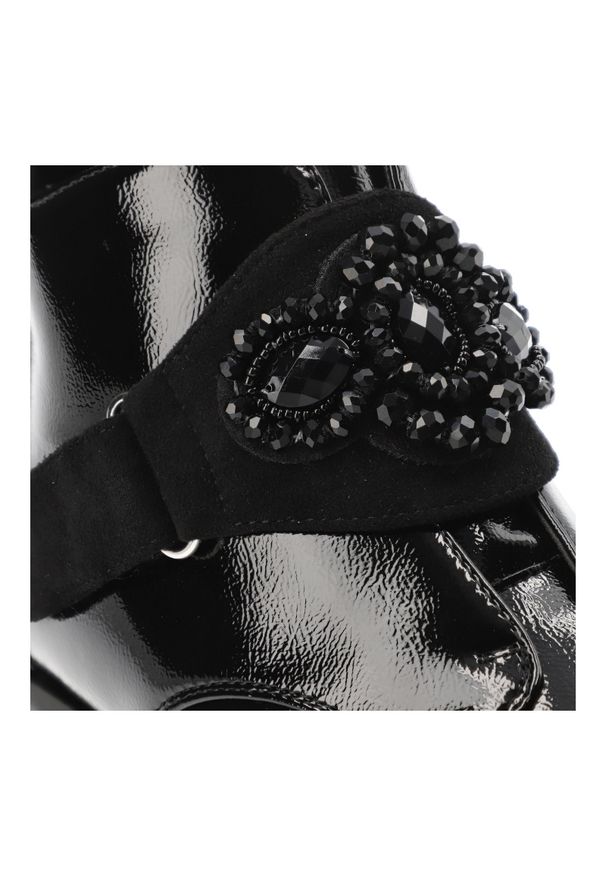 Czarne Botki S.Barski Eleganckie Obuwie Damskie Z Ozdobą. Okazja: na co dzień. Kolor: czarny. Materiał: materiał, lakier. Wzór: aplikacja. Obcas: na obcasie. Styl: elegancki. Wysokość obcasa: niski