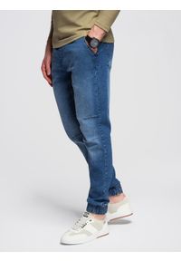 Ombre Clothing - Męskie spodnie JOGGERY jeansowe z efektem sprania - niebieskie V2 - Rozmiar: XL. Okazja: na co dzień. Kolor: niebieski. Materiał: jeans. Wzór: aplikacja. Styl: casual, elegancki #11