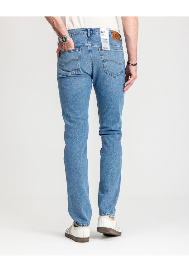 Lee - MĘSKIE SPODNIE JEANSOWE LEE RIDER DOWNTOWN 112342258. Okazja: na co dzień. Styl: elegancki, casual, klasyczny