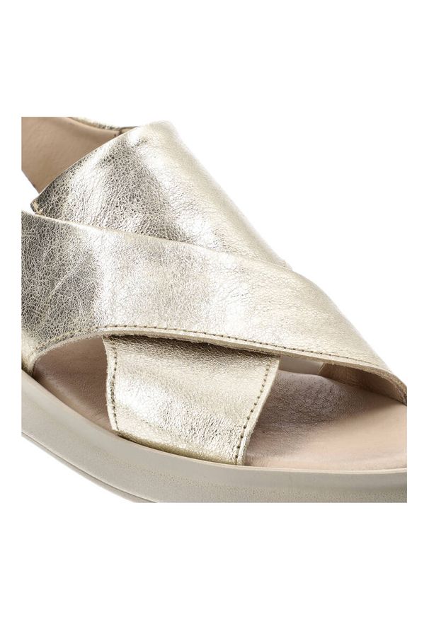 Złote Sandały Armodo Wygodne Obuwie Damskie. Zapięcie: pasek. Kolor: złoty. Wzór: paski. Sezon: lato