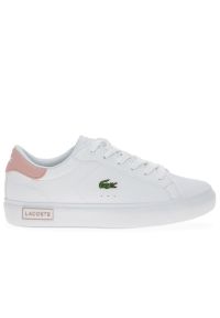 Buty Lacoste Powercourt 741SUJ0014-1Y9 - białe. Okazja: na co dzień. Kolor: biały. Materiał: skóra, guma, syntetyk. Szerokość cholewki: normalna. Wzór: napisy. Sport: turystyka piesza