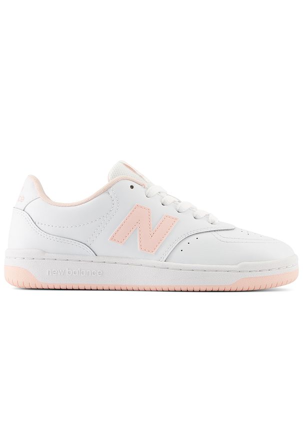 Buty damskie New Balance BBW80WPK – białe. Okazja: na co dzień. Kolor: biały. Materiał: skóra, syntetyk, materiał, guma. Szerokość cholewki: normalna. Sport: koszykówka, turystyka piesza