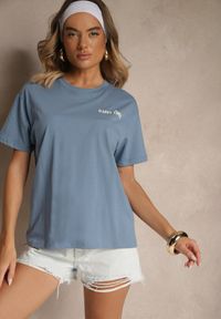 Renee - Niebieski T-shirt z Bawełny o Kroju Oversize Fillinea. Okazja: na co dzień. Kolor: niebieski. Materiał: bawełna. Wzór: napisy, aplikacja. Styl: klasyczny, casual #3