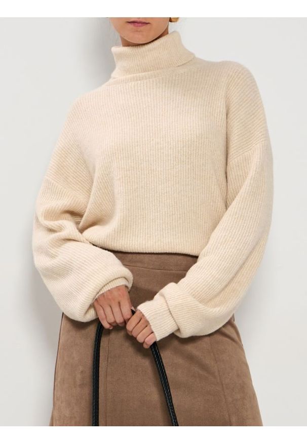 Sinsay - Melanżowy golf - beżowy. Typ kołnierza: golf. Kolor: beżowy. Wzór: melanż