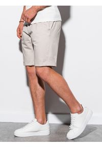 Ombre Clothing - Krótkie spodenki męskie casual W243 - jasnobeżowe - XL. Okazja: na co dzień. Kolor: beżowy. Materiał: bawełna, elastan. Długość: krótkie. Sezon: lato. Styl: casual #3