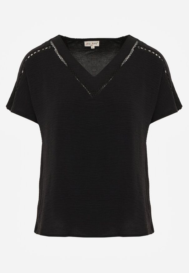 Renee - Czarna Rozszerzana Bluzka z Krótkimi Rękawami i Ażurowymi Taśmami Zaylor. Kolor: czarny. Długość rękawa: krótki rękaw. Długość: krótkie. Wzór: ażurowy. Sezon: wiosna, lato