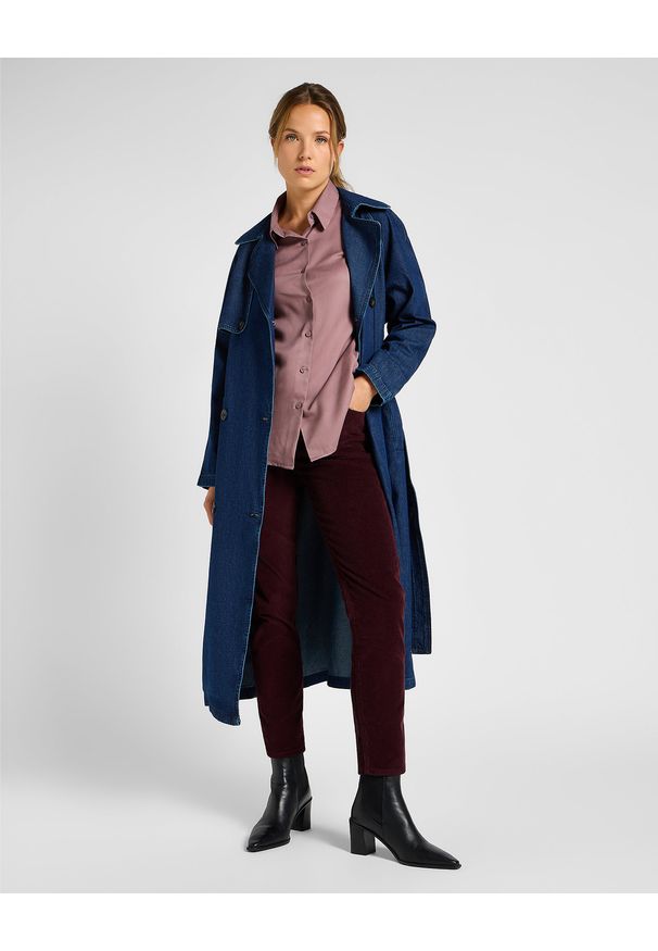 Lee - DAMSKIE SPODNIE MATERIAŁOWE LEE CAROL VELVET BEET 112355238. Materiał: materiał