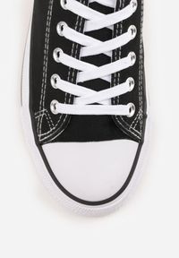 Born2be - Czarne Trampki w Klasycznym Stylu z Niską Cholewką Tyrell. Okazja: na co dzień. Wysokość cholewki: przed kostkę. Kolor: czarny. Materiał: jeans, materiał. Szerokość cholewki: normalna. Sezon: lato, wiosna. Styl: klasyczny #9